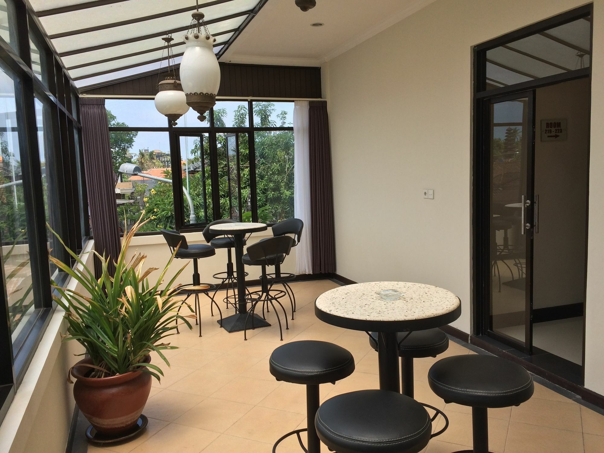 Maxi Hotel Kedonganan Jimbaran  Luaran gambar
